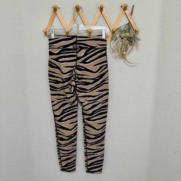 Michi 2 Piece SET Luxury Athletic Tiger Print Legging and Tigress Bra Sz S/M - Picture 7 of 15